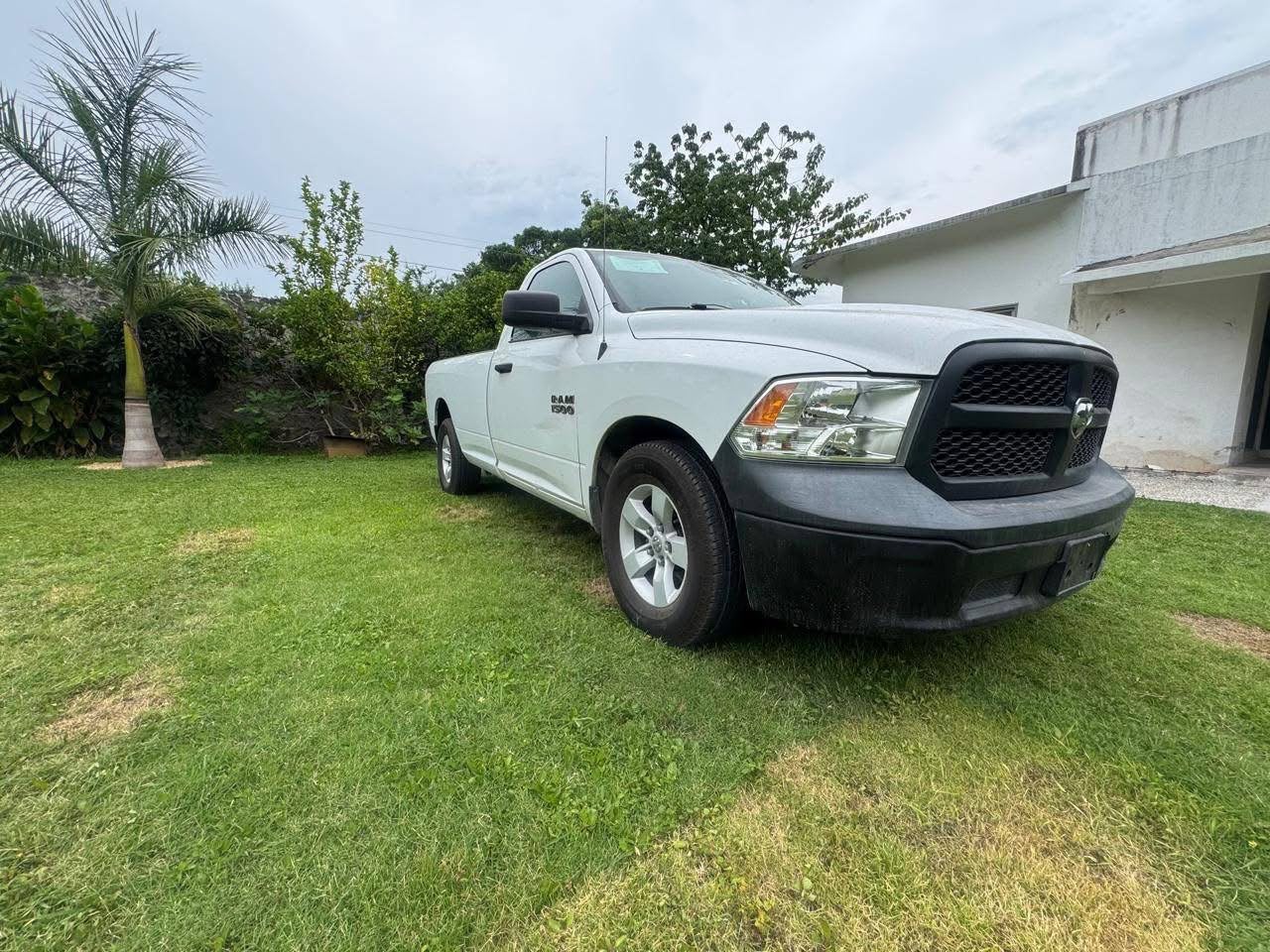 Dodge RAM 1500 disponible en el patio de Full Torque México